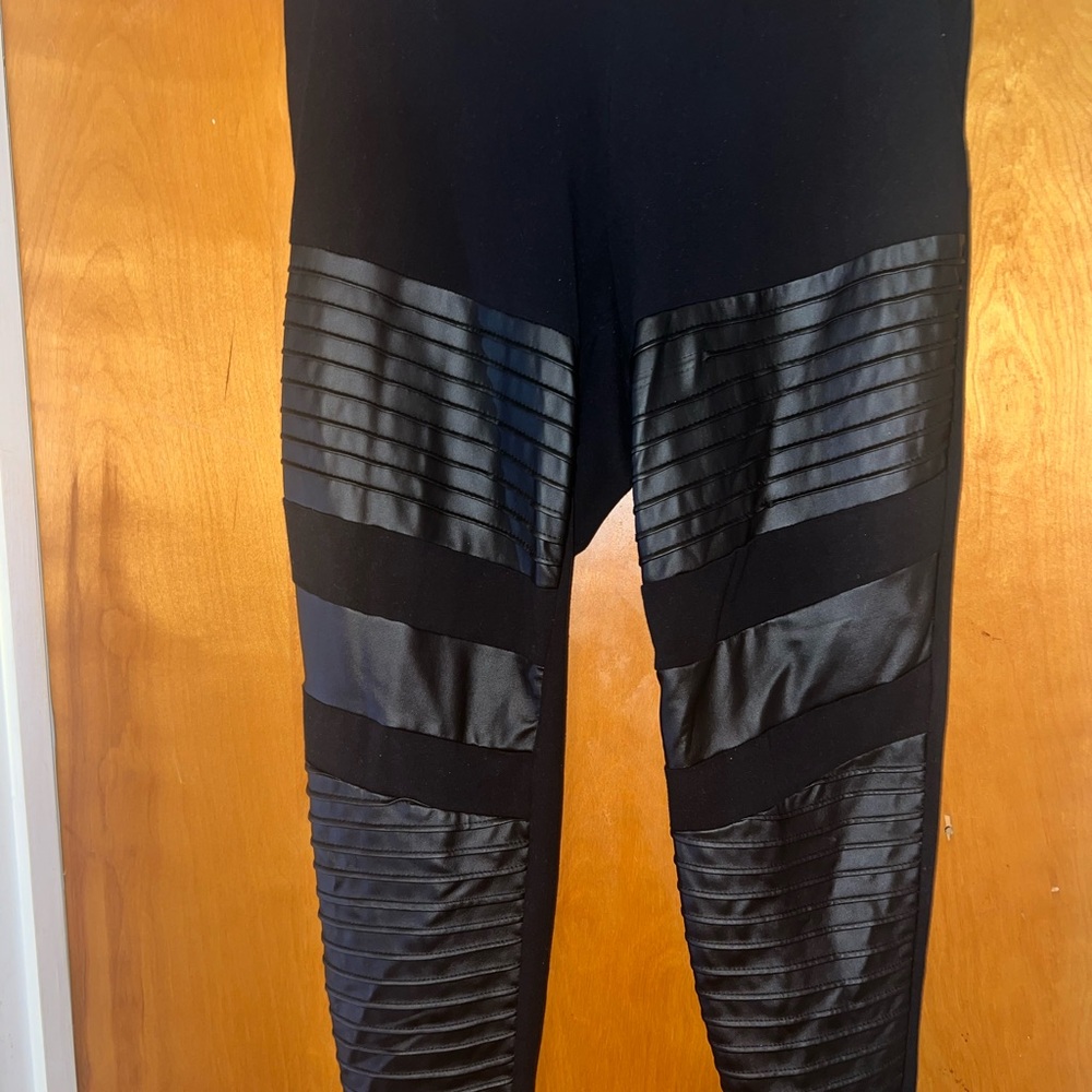 Torrid Black Ribbed Leggings